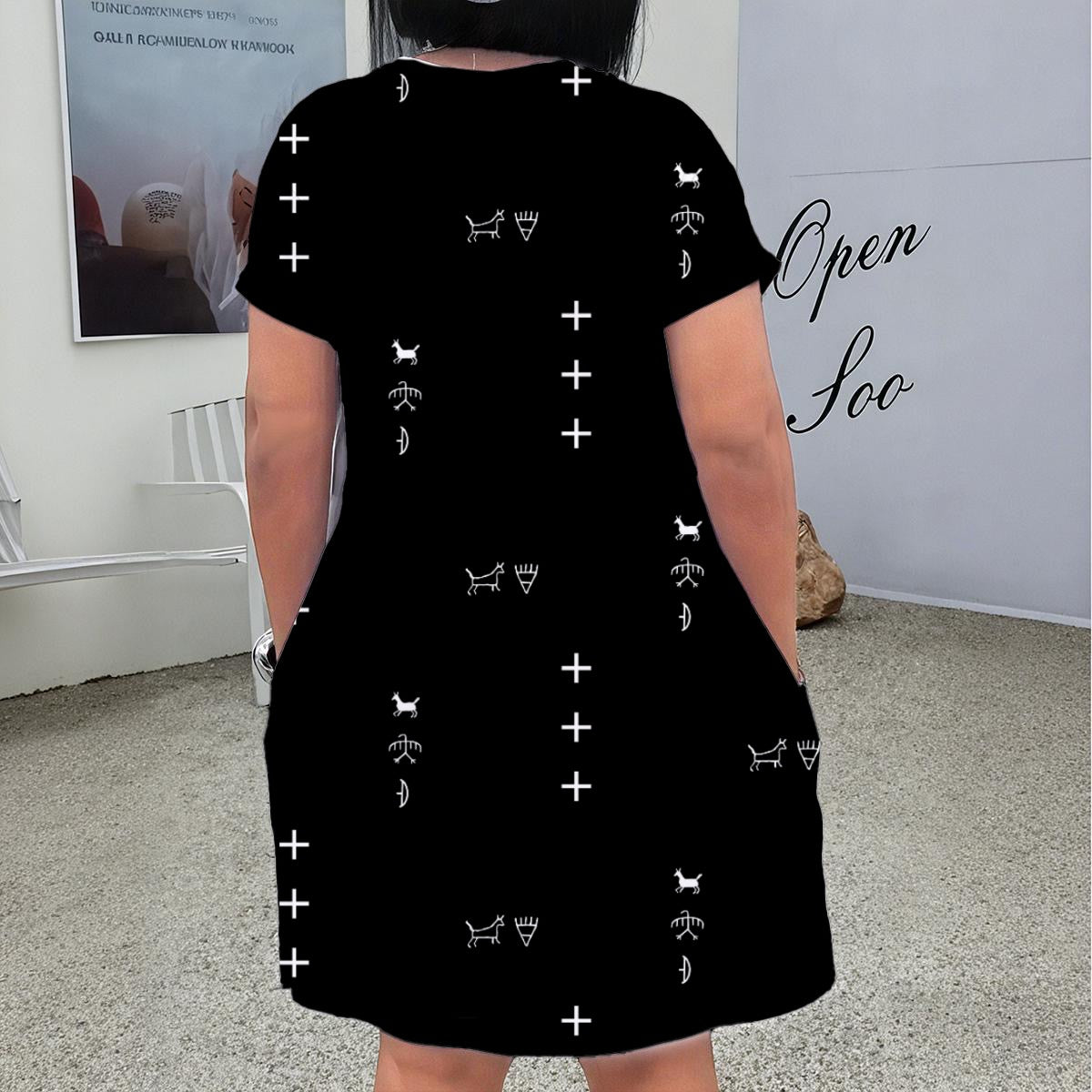 Sm pictograph Short Sleeve Dress|Plus Size